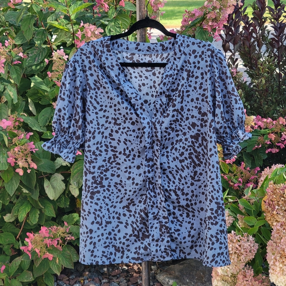 Leopard Print Blue & Black Women's 2X V NECK Puff Sleeve Blouse - Picture 3 of 10